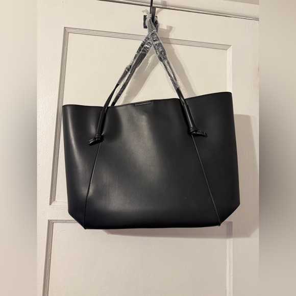 JustFab Minimal Knot Tote in Black NWT - Picture 8 of 11